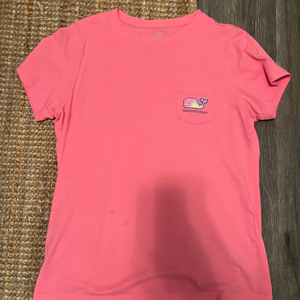Vineyard vine tshirt